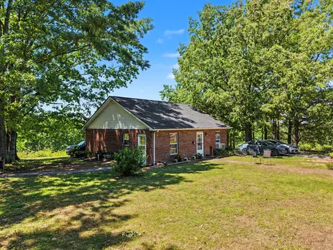 Exterior - 3358 Hwy 52 E, Bethpage, TN 37022 photo 8 of 11