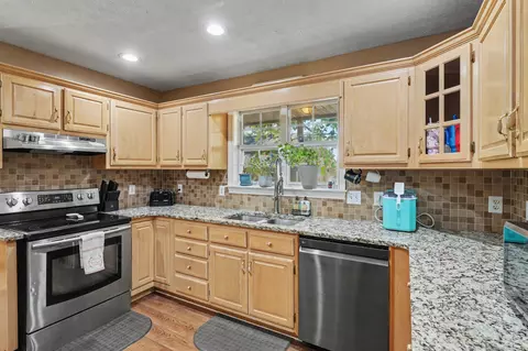 Kitchen - 3358 Hwy 52 E, Bethpage, TN 37022 photo 2 of 7