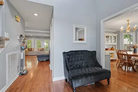 Entry Way - 3358 Hwy 52 E, Bethpage, TN 37022 photo 2 of 5