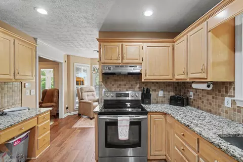 Kitchen - 3358 Hwy 52 E, Bethpage, TN 37022 photo 4 of 7