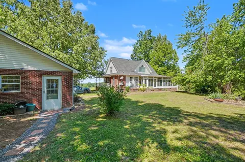 Exterior - 3358 Hwy 52 E, Bethpage, TN 37022 photo 4 of 11