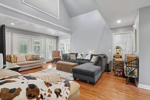 Living - 3358 Hwy 52 E, Bethpage, TN 37022 photo 1 of 2