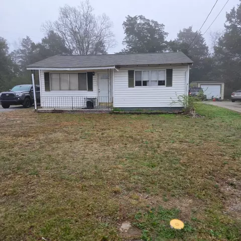 305 S Cedar Ln, Fort Oglethorpe, GA 30742