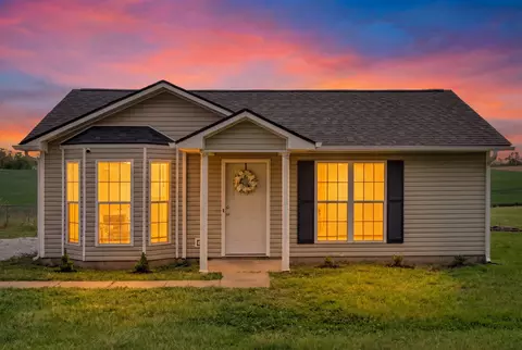 325 Bumpus Mill Rd, Oak Grove, KY 42262