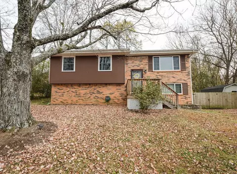 2805 SE Midfield Cir, Cleveland, TN 37323