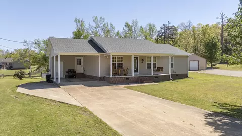 715 County Home Rd, Savannah, TN 38372