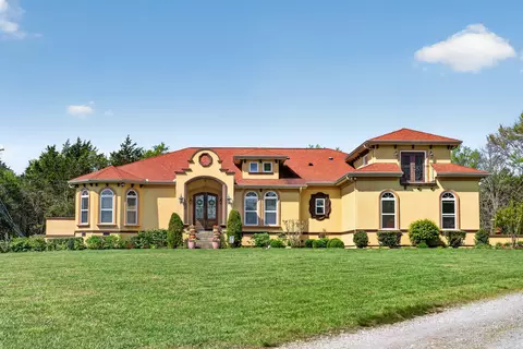 228 Weaver Rd, Lebanon, TN 37090