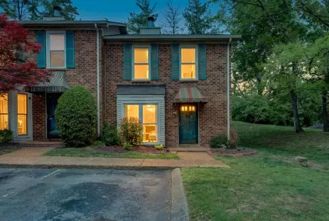 528 Williamsburg Dr, Nashville, TN 37214