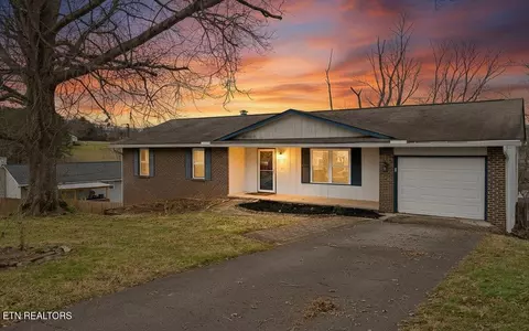 1305 Whittbier Dr, Knoxville, TN 37932