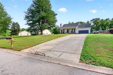 3365 Clearwater Dr, Clarksville, TN 37042