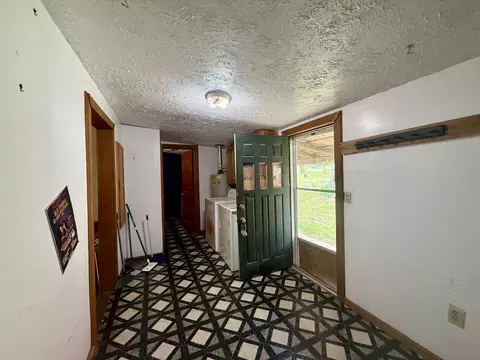 Entry Way - 2114 Edgewood Rd, Dickson, TN 37055 photo 1 of 1