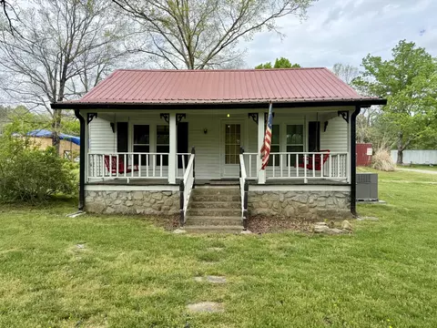 Exterior - 2114 Edgewood Rd, Dickson, TN 37055 photo 2 of 9