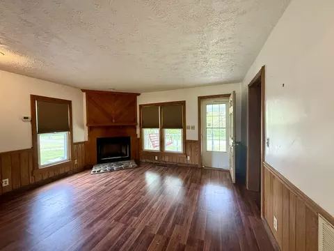 Living - 2114 Edgewood Rd, Dickson, TN 37055 photo 1 of 1