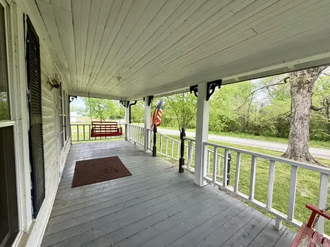Exterior - 2114 Edgewood Rd, Dickson, TN 37055 photo 6 of 9