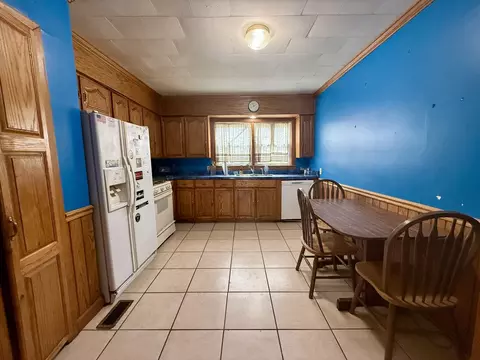 Kitchen - 2114 Edgewood Rd, Dickson, TN 37055 photo 2 of 2