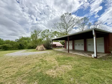 Exterior - 2114 Edgewood Rd, Dickson, TN 37055 photo 9 of 9