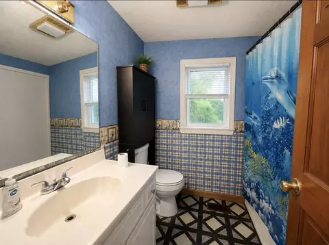 Bath - 2114 Edgewood Rd, Dickson, TN 37055 photo 1 of 1