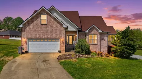 4046 Summit Dr, Greenbrier, TN 37073