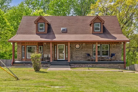 1028 Foxmoor Dr, Clarksville, TN 37042