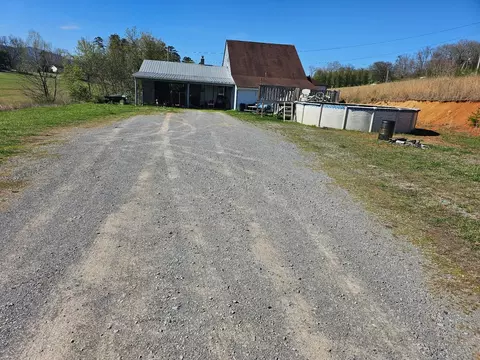 656 Rock Hill Rd, Newport, TN 37821