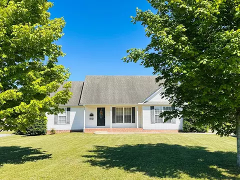 223 Greenwood Dr, Smithville, TN 37166