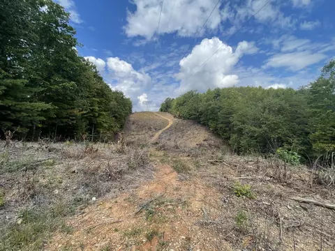 1 Highway 68, Tellico Plains, TN 37385