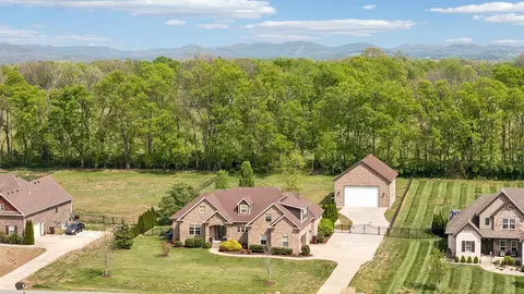 1067 Caballo Trl, Gallatin, TN 37066