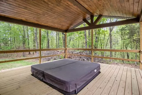 Exterior - 555 Parrish Ln, Mcewen, TN 37101 photo 4 of 14