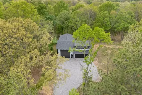 Exterior - 555 Parrish Ln, Mcewen, TN 37101 photo 2 of 14