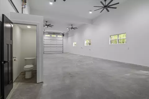 Bath - 555 Parrish Ln, Mcewen, TN 37101 photo 3 of 3
