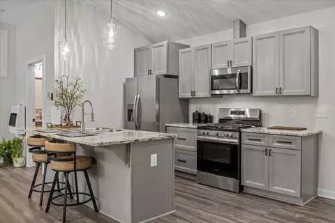 Kitchen - 555 Parrish Ln, Mcewen, TN 37101 photo 3 of 6