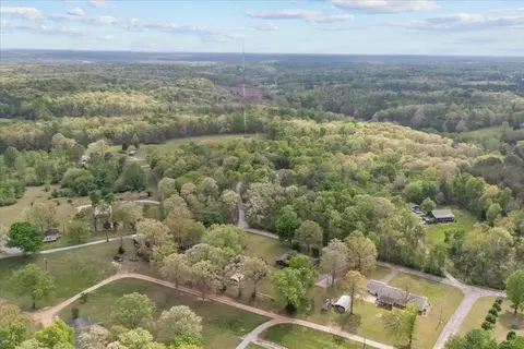 View/Area - 555 Parrish Ln, Mcewen, TN 37101 photo 3 of 16