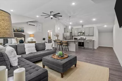 Living - 555 Parrish Ln, Mcewen, TN 37101 photo 1 of 1