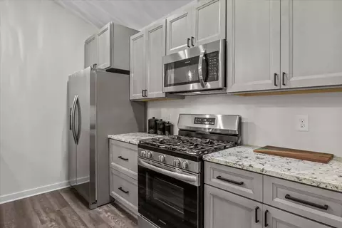 Kitchen - 555 Parrish Ln, Mcewen, TN 37101 photo 5 of 6