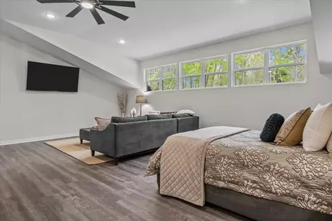 Bedroom - 555 Parrish Ln, Mcewen, TN 37101 photo 3 of 5