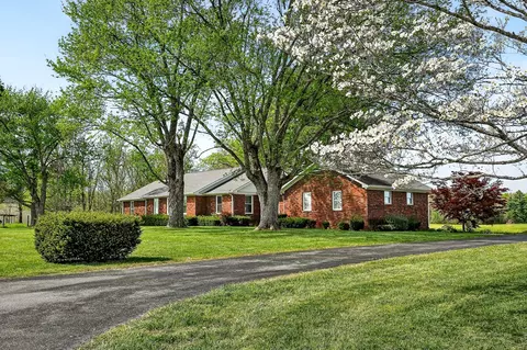 530 W Main St, Smithville, TN 37166