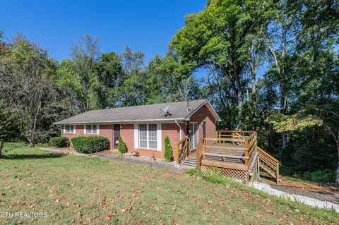 214 Woodland Dr, Kingston, TN 37763