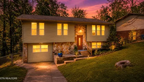 6608 Rockbridge Ln, Knoxville, TN 37921