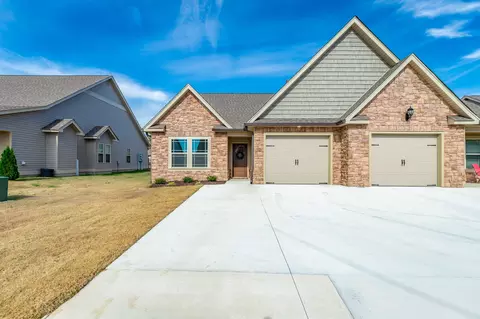 152 Sunset Cove Dr, Rossville, GA 30741