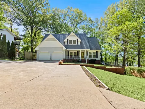 17515 Richter Rd, Rogersville, AL 35652