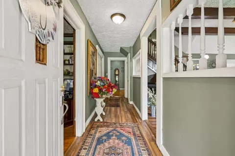 Entry Way - 701 Hafner Rd, Charlotte, TN 37036 photo 2 of 3