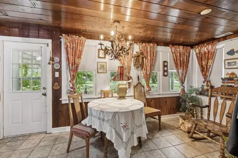 Dining - 701 Hafner Rd, Charlotte, TN 37036 photo 3 of 3