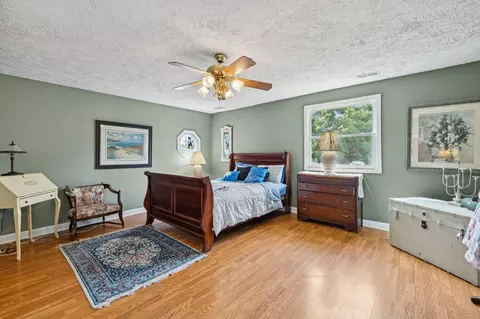 Bedroom - 701 Hafner Rd, Charlotte, TN 37036 photo 3 of 5