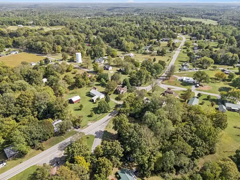 View/Area - 701 Hafner Rd, Charlotte, TN 37036 photo 6 of 8