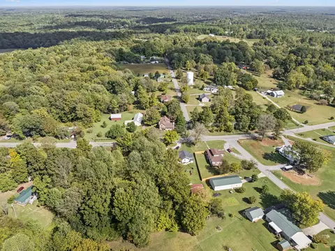 View/Area - 701 Hafner Rd, Charlotte, TN 37036 photo 7 of 8