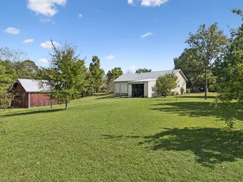 Exterior - 701 Hafner Rd, Charlotte, TN 37036 photo 10 of 13