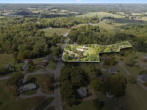 View/Area - 701 Hafner Rd, Charlotte, TN 37036 photo 1 of 8