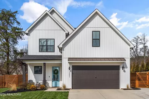 10861 Snowfall Ln, Knoxville, TN 37931