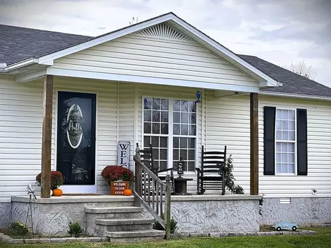 409 Green Valley Dr, Livingston, TN 38570