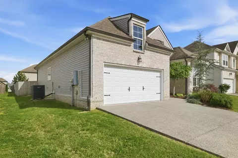 1050 Daniel Ln, Spring Hill, TN 37174 photo 3